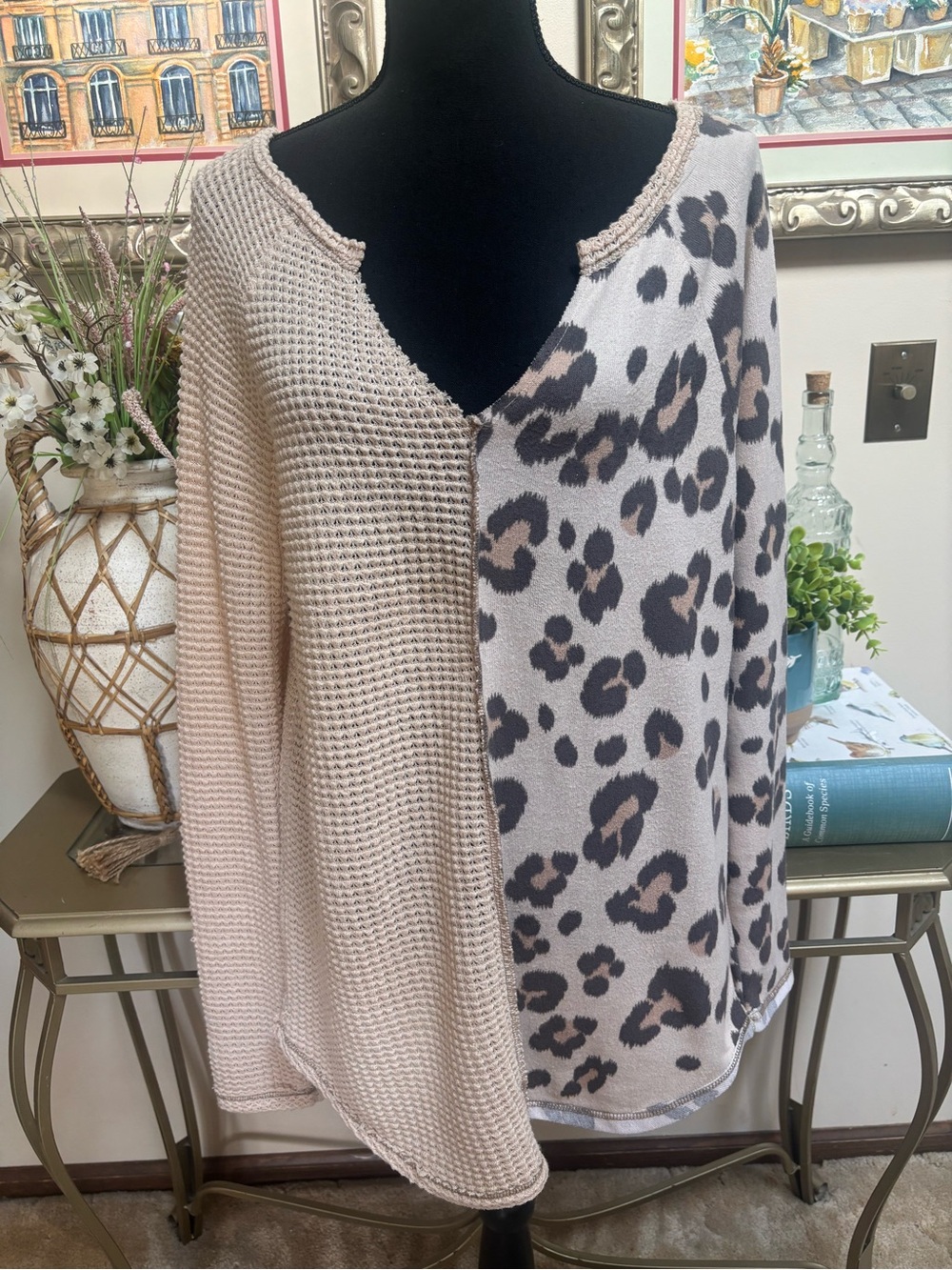 BiBi Waffle Knit Leopard Print Color-Block V-Neck Relaxed Casual Top Size Large - Picture 2 of 9
